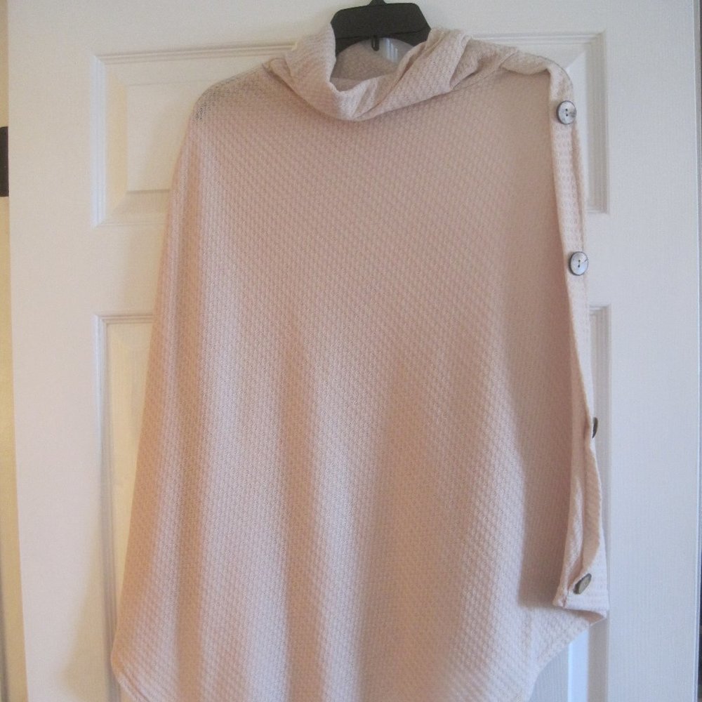 BEIGE LIGHTWEIGHT PONCHO WITH BUTTON DETAIL M NEW